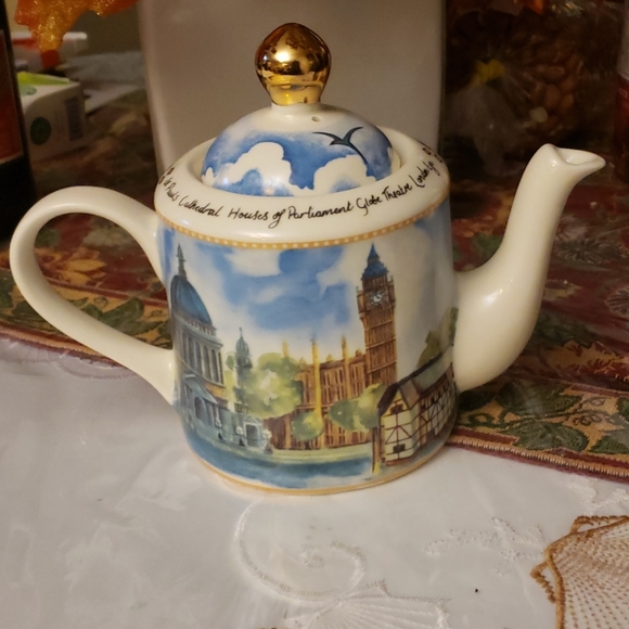 Arthur Wood Teapot and cover 1884 - Picture 2 of 8